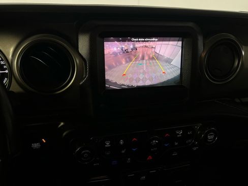 Used 2023 Jeep Wrangler Unlimited w/ Cold Weather Group image 12