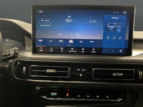 Used 2023 Lincoln Nautilus AWD w/ Premium Package image 13