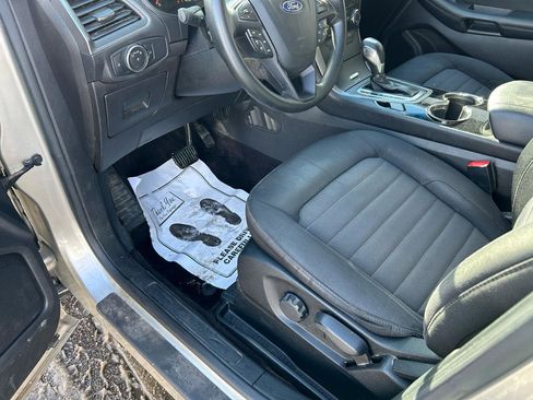 Used 2017 Ford Edge SE AWD/4WD image 10
