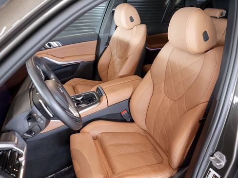 Used 2025 BMW X5 sDrive40i w/ Parking Assistance Package image 5