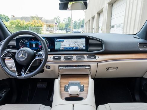 Used 2025 Mercedes-Benz GLE 350 4MATIC image 16