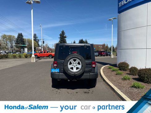 Used 2016 Jeep Wrangler Unlimited Sport w/ Quick Order Package 24S AWD/4WD image 5