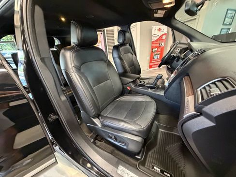 Used 2017 Ford Explorer Limited AWD/4WD image 4