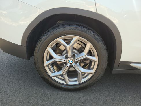 Used 2024 BMW X3 xDrive30i w/ Premium Package w/ZPA AWD/4WD image 11