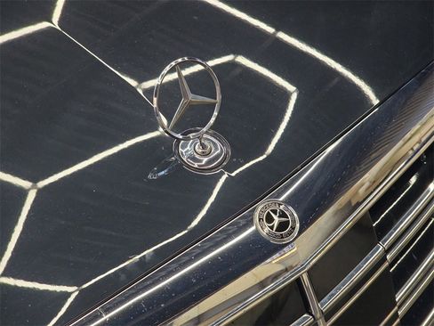 Used 2020 Mercedes-Benz S 560 Sedan image 18