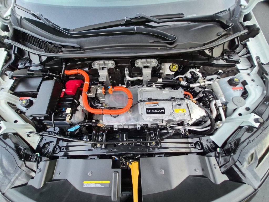 Used 2024 Nissan Ariya AWD image 30