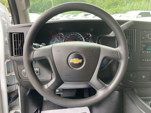 Used 2021 Chevrolet Express 2500 image 15