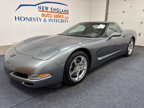 Used 2004 Chevrolet Corvette Coupe w/ Preferred Equipment Group image 1