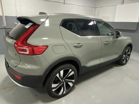Certified 2024 Volvo XC40 B5 Ultimate w/ Protection Package Premier image 3
