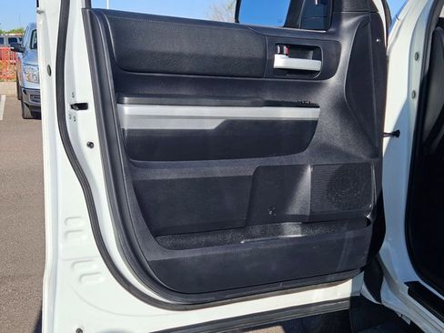 Used 2015 Toyota Tundra SR5 w/ SR5 Upgrade Package image 9