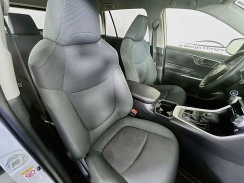 Used 2019 Toyota RAV4 LE w/ All Weather Liner Package AWD/4WD image 26
