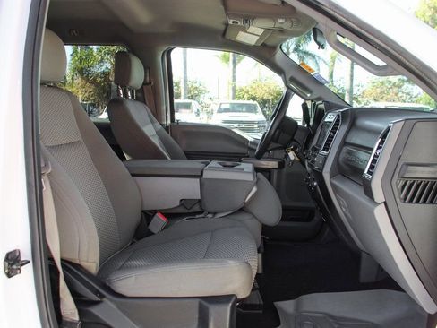 Used 2017 Ford F250 XLT w/ XLT Premium Package image 40