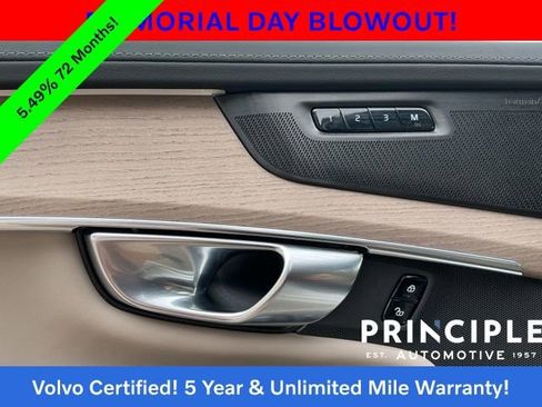 Certified 2025 Volvo XC90 B6 Plus AWD/4WD image 28