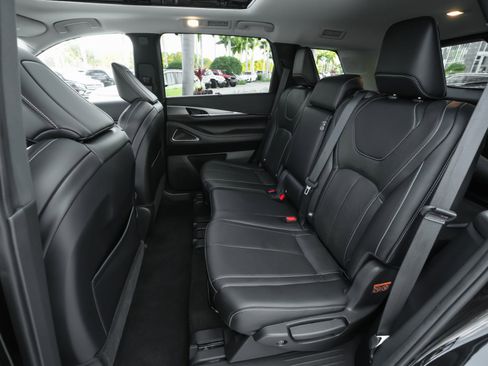 Used 2023 INFINITI QX60 Luxe w/ Vision Package image 31