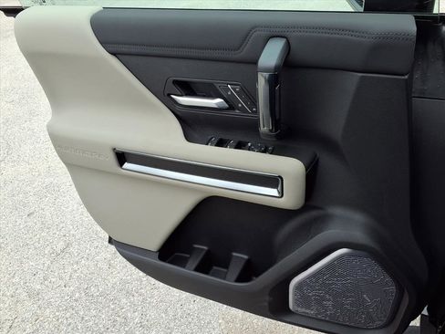 New 2026 GMC Hummer EV SUV image 18