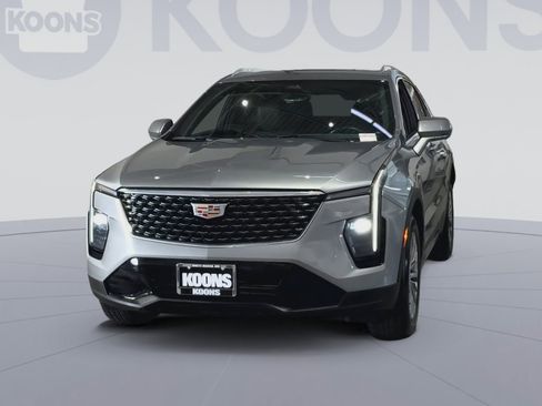 Used 2024 Cadillac XT4 Premium Luxury AWD/4WD image 5