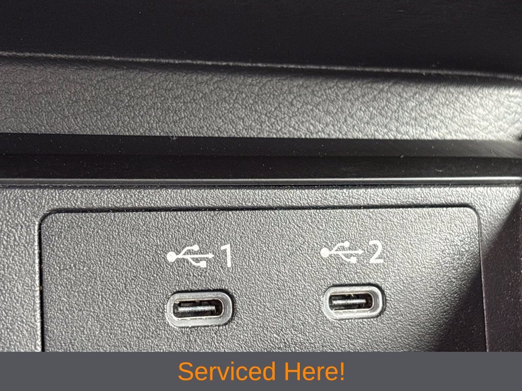 Used 2025 Nissan Kicks SR FWD image 13