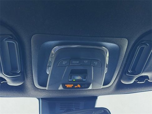 Used 2025 Toyota Corolla SE image 26
