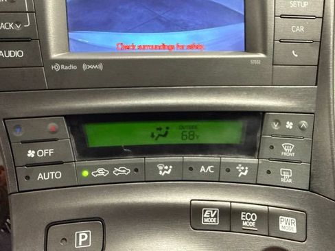 Used 2014 Toyota Prius Three FWD image 34