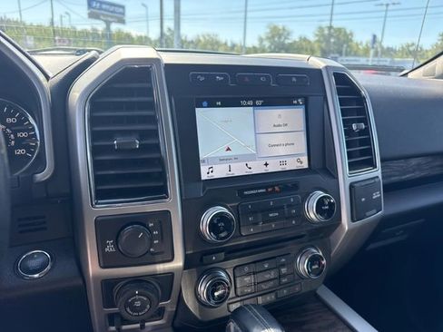 Used 2018 Ford F150 Lariat w/ Equipment Group 502A Luxury AWD/4WD image 27