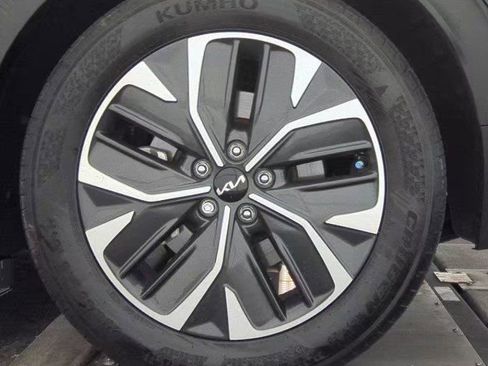 Certified 2024 Kia EV6 Light image 13