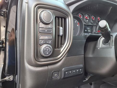 Used 2022 Chevrolet Silverado 2500 Custom w/ Custom Value Package image 24
