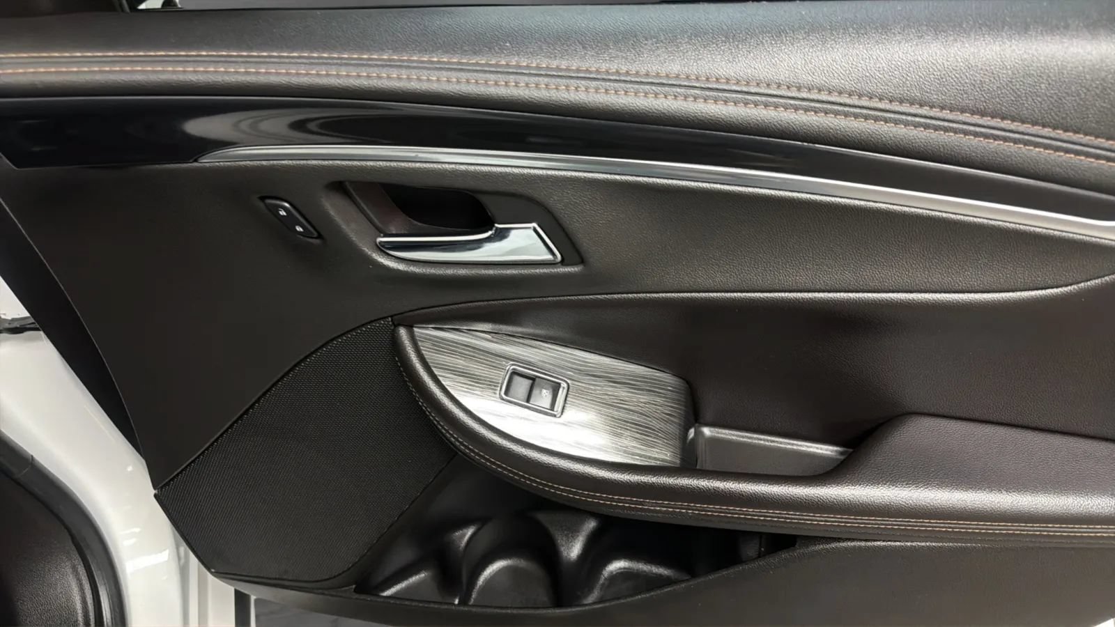 Used 2019 Chevrolet Impala LT FWD image 18