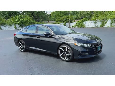 Used 2019 Honda Accord Sport image 2