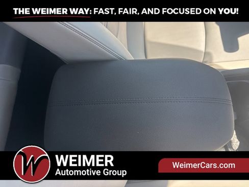 Used 2021 Toyota RAV4 XLE Premium AWD/4WD image 29