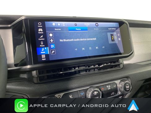 Used 2025 Jeep Wrangler Willys image 2