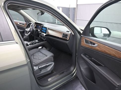 Used 2026 Volkswagen Atlas SE AWD/4WD image 43