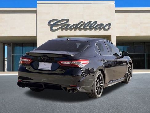 Used 2020 Toyota Camry XSE image 3