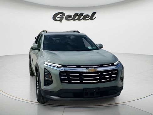 Used 2025 Chevrolet Equinox LT w/ Convenience Package II AWD/4WD image 3