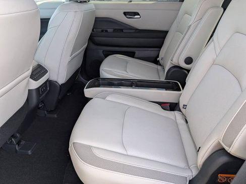 New 2026 Nissan Pathfinder SL w/ SL Premium Package FWD image 20