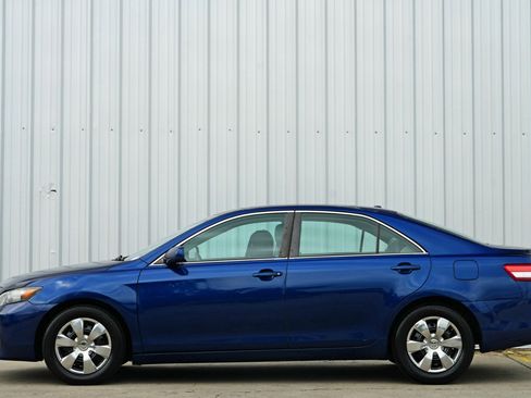 Used 2010 Toyota Camry image 8