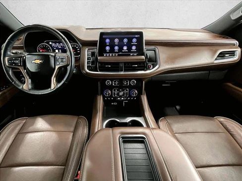 Used 2021 Chevrolet Suburban High Country RWD image 16