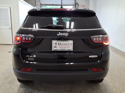 Used 2021 Jeep Compass Latitude w/ Sun and Sound Group AWD/4WD image 5