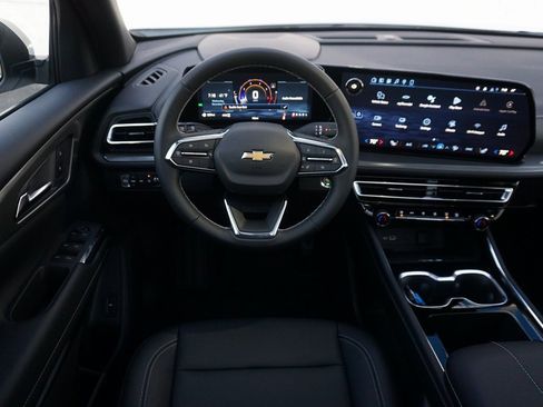 New 2026 Chevrolet Traverse LT w/ Sun and Wheel Package image 13