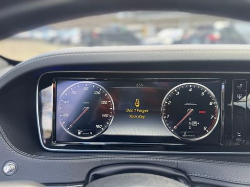 Used 2016 Mercedes-Benz S 550 4MATIC Sedan image 32