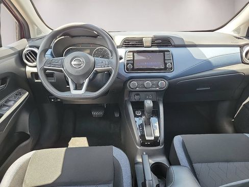 Used 2025 Nissan Versa SV FWD image 10
