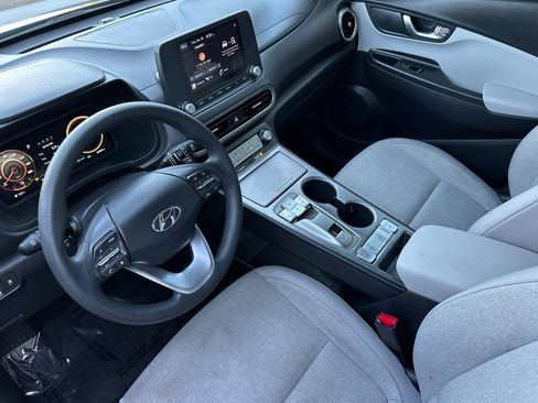 Used 2023 Hyundai Kona SE w/ Cargo Package image 10