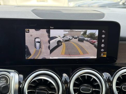 Used 2023 Mercedes-Benz GLB 250 image 26