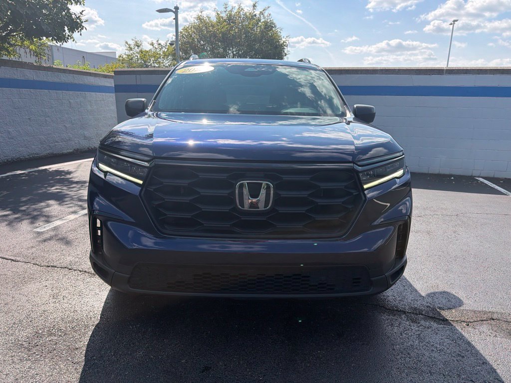 Certified 2025 Honda Pilot Sport image 8