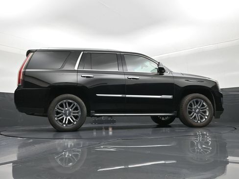 Used 2020 Cadillac Escalade 2WD image 25