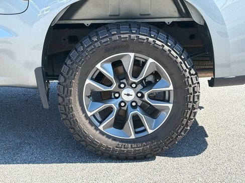 Used 2023 Chevrolet Silverado 1500 RST w/ Convenience Package II AWD/4WD image 21