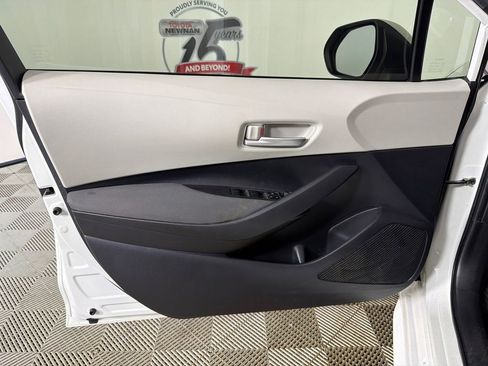 Used 2020 Toyota Corolla LE image 10