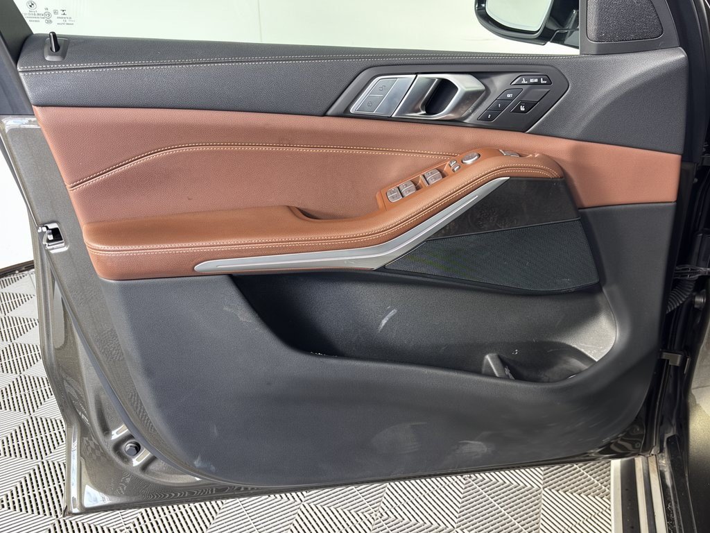 Used 2022 BMW X7 xDrive40i w/ Executive Package AWD/4WD image 14