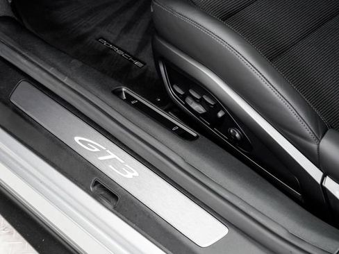 Certified 2024 Porsche 911 GT3 RWD image 9
