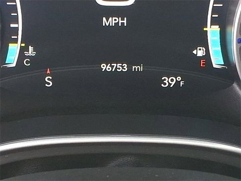 Used 2020 Chrysler Pacifica Touring-L image 22