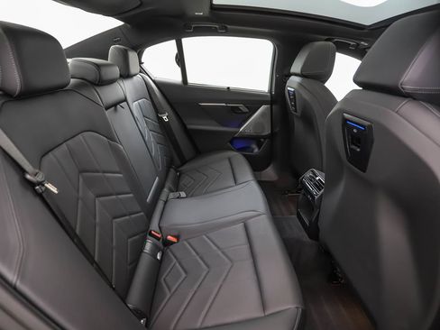 Certified 2025 BMW i5 xDrive40 w/ M Sport Package image 27